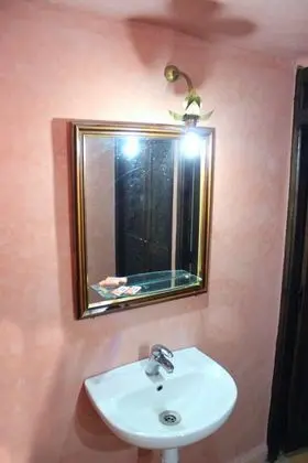 Standard Tek Büyük veya İki Ayrı Yataklı Oda, 1 Çift Kişilik Yatak, Özel Banyo, Havuz Manzaralı