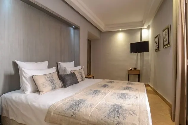 Deluxe Oda, 1 Büyük (Queen) Boy Yatak