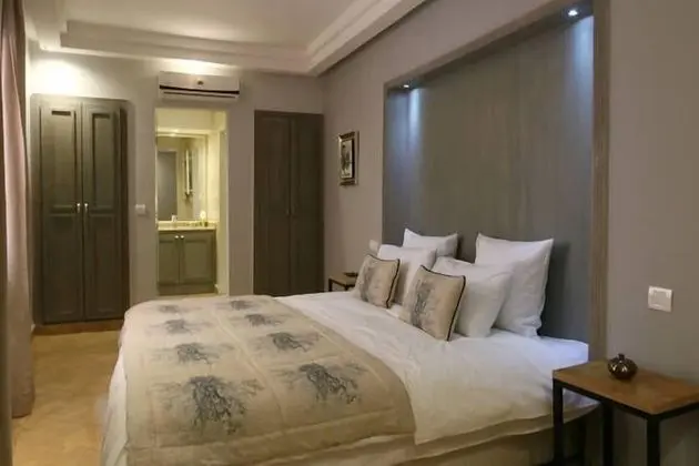 Deluxe Oda, 1 Büyük (Queen) Boy Yatak