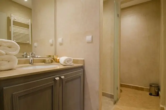 Superior Oda, 1 Büyük (Queen) Boy Yatak