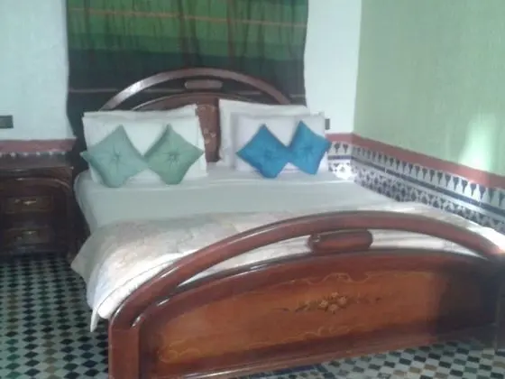 Basic Tek Büyük veya İki Ayrı Yataklı Oda, Banyolu/Duşlu (privée)