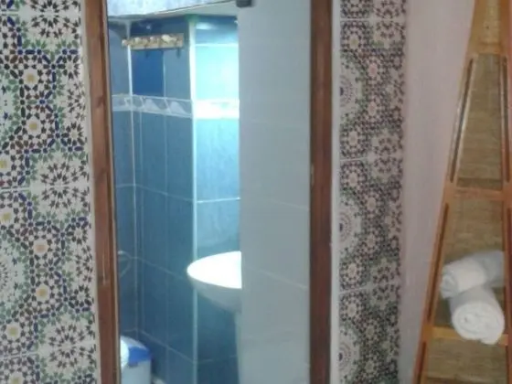 Basic Tek Büyük veya İki Ayrı Yataklı Oda, Banyolu/Duşlu (privée)