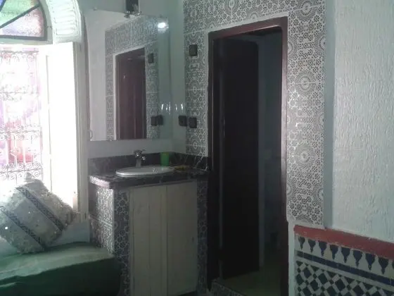 Basic Tek Büyük veya İki Ayrı Yataklı Oda, Banyolu/Duşlu (privée)