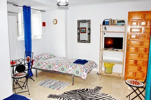 Üç Kişilik Oda, Bahçe Manzaralı