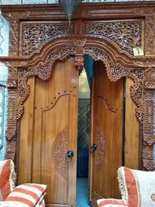 Standard Süit, Sigara İçilmez