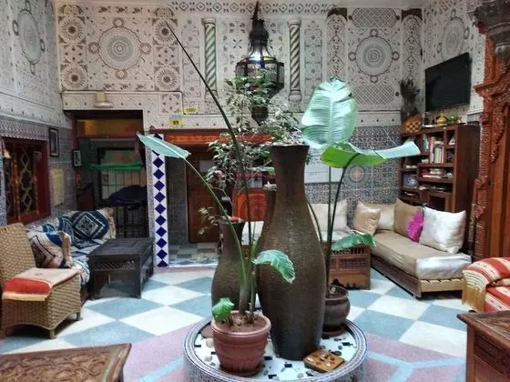 Standard Süit, Sigara İçilmez