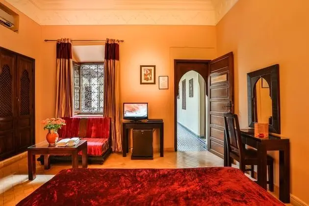 Superior Tek Büyük veya İki Ayrı Yataklı Oda