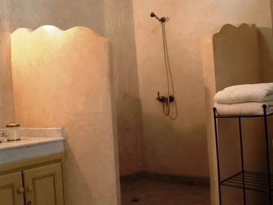 Tek Büyük Yataklı Oda (Bab Aguedal)