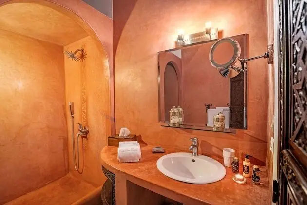 Basic Tek Büyük Yataklı Oda