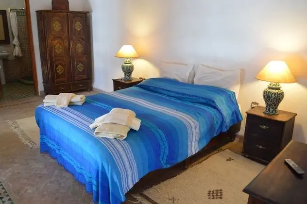 Traditional Tek Büyük Yataklı Oda (Roumana )