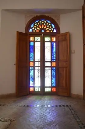 Traditional Tek Büyük Yataklı Oda (Roumana )