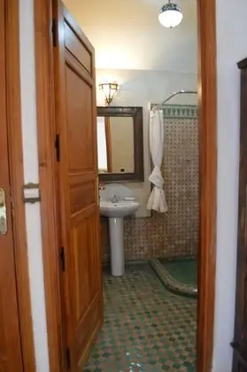 Traditional Tek Büyük Yataklı Oda (Roumana )