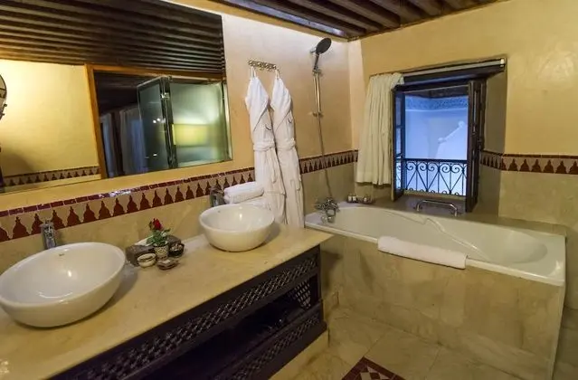 Superior Süit, Özel Banyo, Havuz Manzaralı (Ambassadeur)