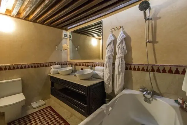 Superior Süit, Özel Banyo, Havuz Manzaralı (Ambassadeur)