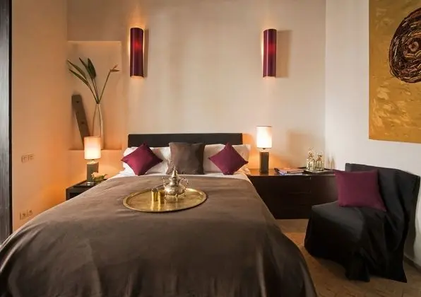 Tek Büyük Yataklı Oda (Rose)