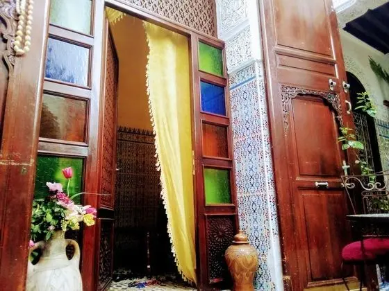 Classic Tek Büyük Yataklı Oda (Golden Canary)