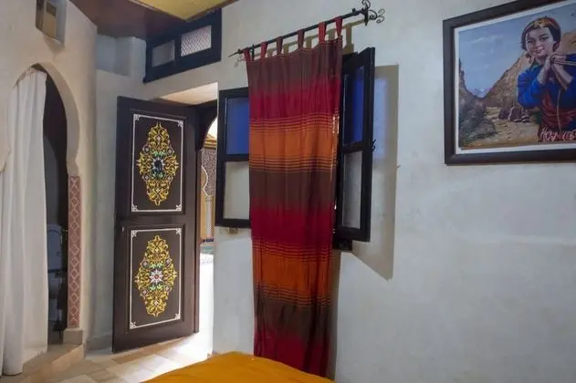 Tek Büyük Yataklı Oda, Özel Banyo (Chambre Cannelle)