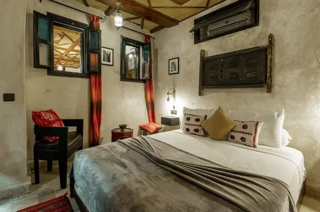 Tek Büyük Yataklı Oda, Özel Banyo (Chambre Cannelle)