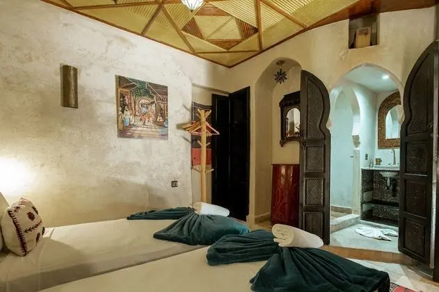 Tek Büyük Yataklı Oda, Özel Banyo (Chambre Cannelle)