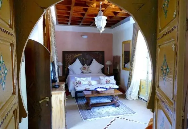 Deluxe Tek Büyük veya İki Ayrı Yataklı Oda, 1 Yatak Odası, Banyolu/Duşlu, Bahçe Manzaralı