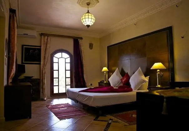Deluxe Tek Büyük veya İki Ayrı Yataklı Oda, 1 Yatak Odası, Banyolu/Duşlu, Bahçe Manzaralı