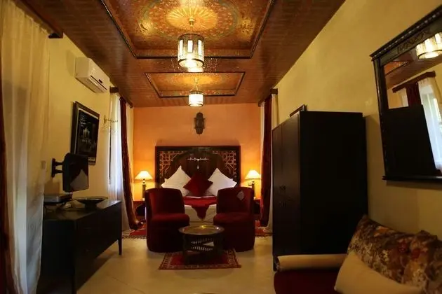 Deluxe Tek Büyük veya İki Ayrı Yataklı Oda, 1 Yatak Odası, Banyolu/Duşlu, Bahçe Manzaralı