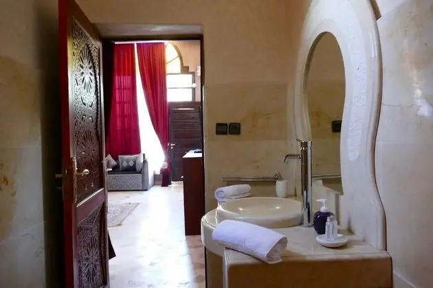 Deluxe Tek Büyük veya İki Ayrı Yataklı Oda, 1 Yatak Odası, Banyolu/Duşlu, Bahçe Manzaralı