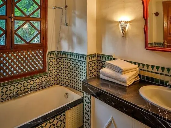 Superior Büyük Yataklı Tek Kişilik Oda, Özel Banyo, Bahçe Manzaralı