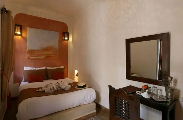 Superior Tek Büyük Yataklı Oda, Avlu Manzaralı (2 People)