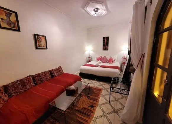 Comfort Üç Kişilik Oda, Banyolu/Duşlu (Chambre)