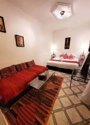 Comfort Üç Kişilik Oda, Banyolu/Duşlu (Chambre)