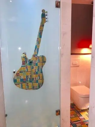 Signature Tek Büyük Yataklı Oda (Mick Jagger)