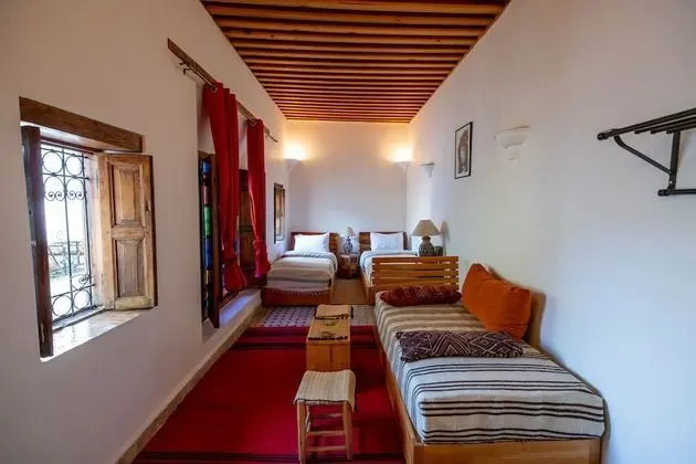 Comfort Üç Kişilik Oda, 1 Büyük (Queen) Boy Yatak ve Çekyat, Sigara İçilmez, Balkon