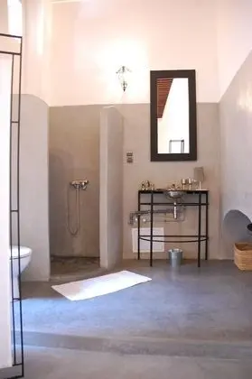 Classic Tek Büyük Yataklı Oda (Hadid)