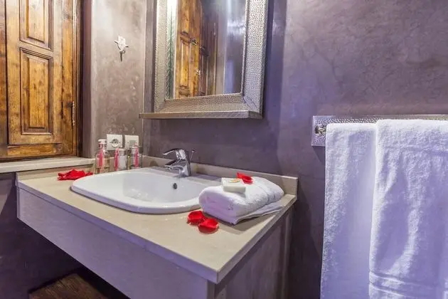 Standard Tek Büyük veya İki Ayrı Yataklı Oda, Özel Banyo (Kamelia)