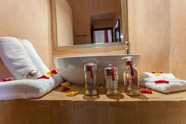 Superior Tek Büyük Yataklı Oda, Özel Banyo (Samira)