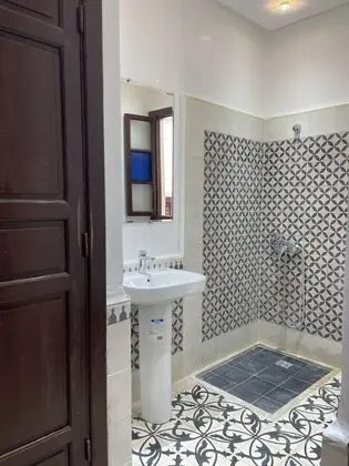 Superior Tek Büyük veya İki Ayrı Yataklı Oda