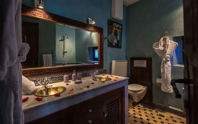 Grand Süit, Teras, Avlu Manzaralı (Grenade - Azur)