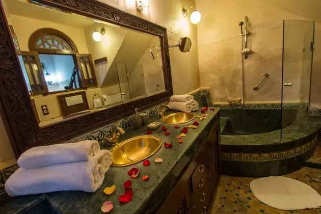 Junior Süit, 1 Yatak Odası, Avlu Manzaralı