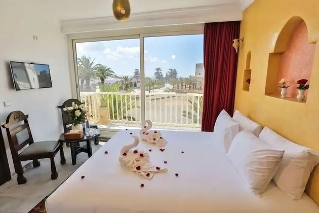 Deluxe Stüdyo, 1 En Büyük (King) Boy Yatak ve Çekyat, Sigara İçilebilir, Deniz Manzaralı