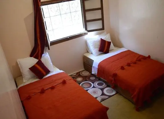 İki Ayrı Yataklı Oda, Ortak Banyo (Anraz)