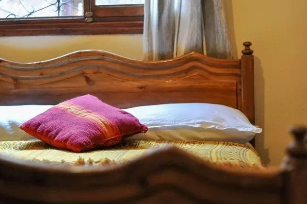 Tek Büyük Yataklı Oda, Ortak Banyo (Agni)