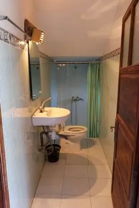 Tek Büyük Yataklı Oda, Ortak Banyo (Agni)