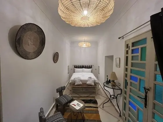 Tek Büyük Yataklı Oda, Özel Banyo (Azir)