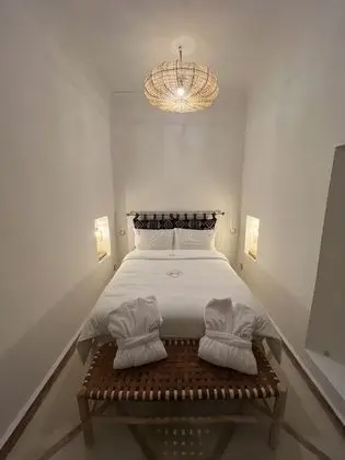 Tek Büyük Yataklı Oda, Özel Banyo (Azir)