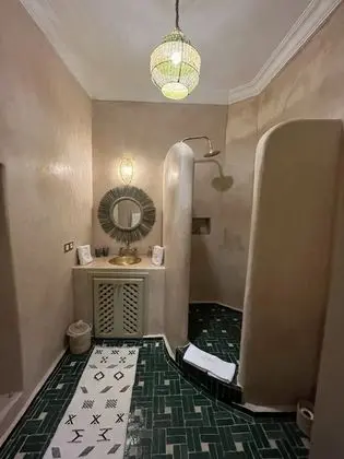 Tek Büyük Yataklı Oda, Özel Banyo (Azir)