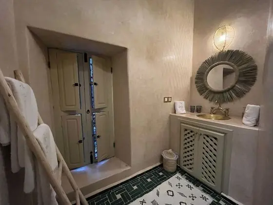 Tek Büyük Yataklı Oda, Özel Banyo (Azir)