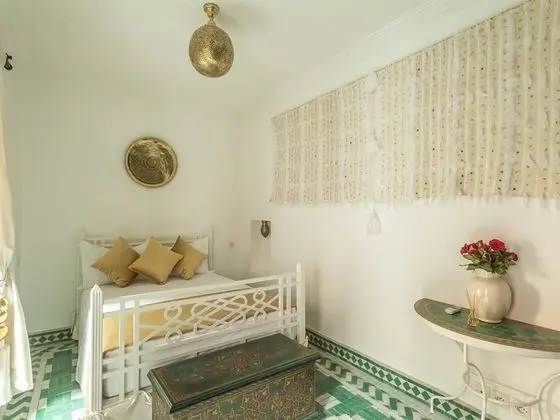 Tek Büyük Yataklı Oda, Özel Banyo (Azir)