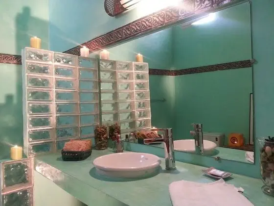 Traditional Tek Büyük Yataklı Oda, 1 Çift Kişilik Yatak, Veranda, Zemin Kat (Zenobia)
