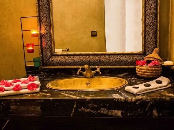 Tek Büyük Yataklı Oda, Özel Banyo (Yasmina)